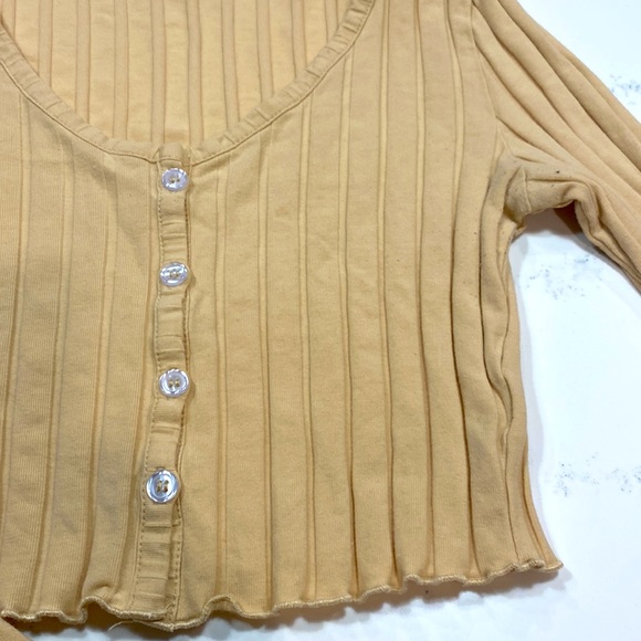 ❗2/$10❗Long sleeve beige T-shirt - Picture 3 of 7